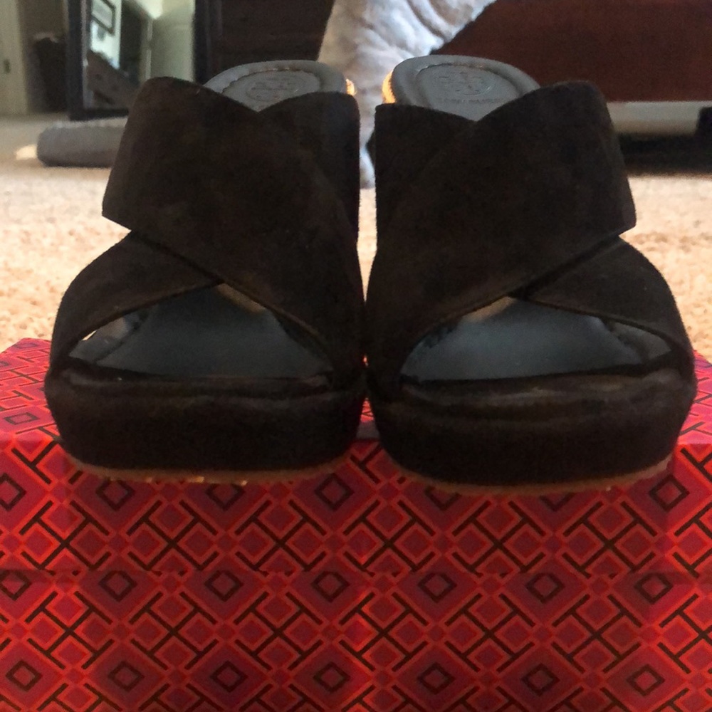 Tory Burch Wedges with gold accents on back of shoe. 8.5M - Picture 5 of 7